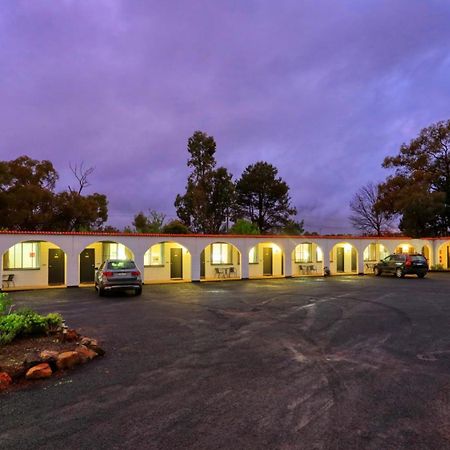 Azalea Motel Coonabarabran Εξωτερικό φωτογραφία