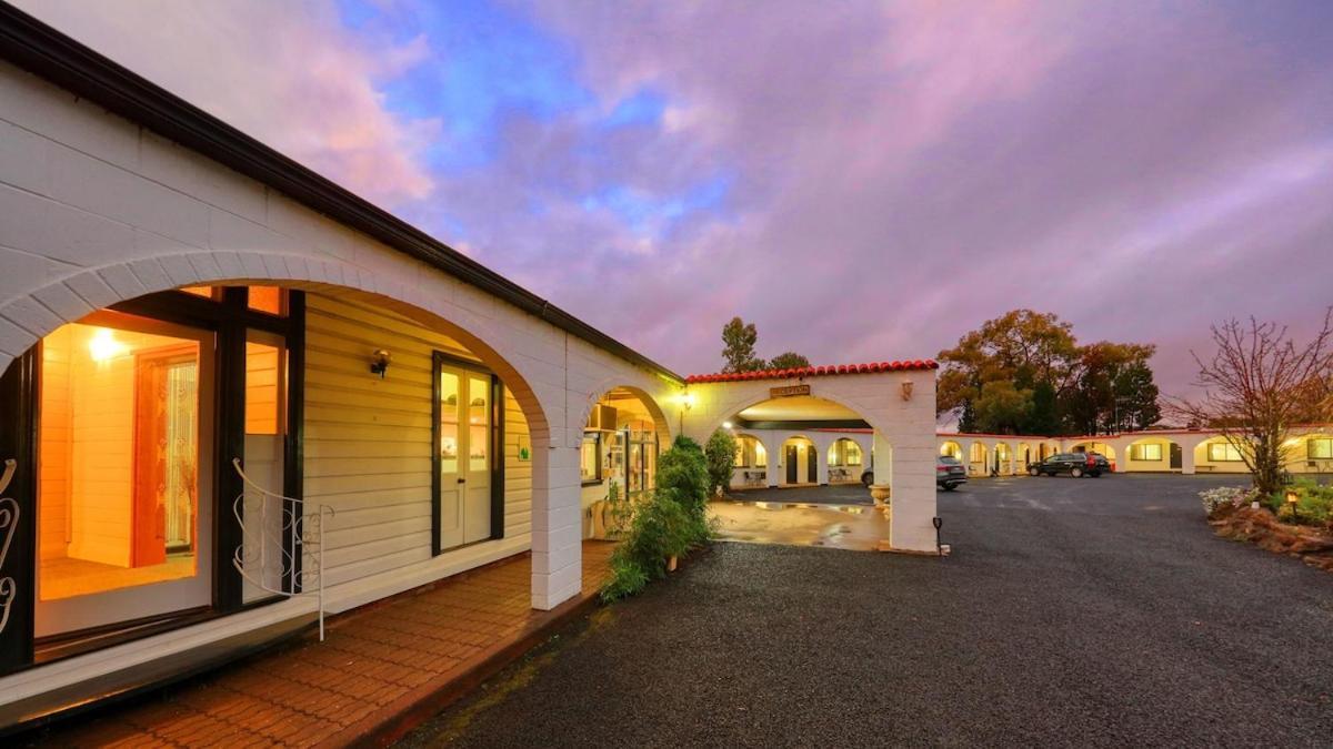 Azalea Motel Coonabarabran Εξωτερικό φωτογραφία