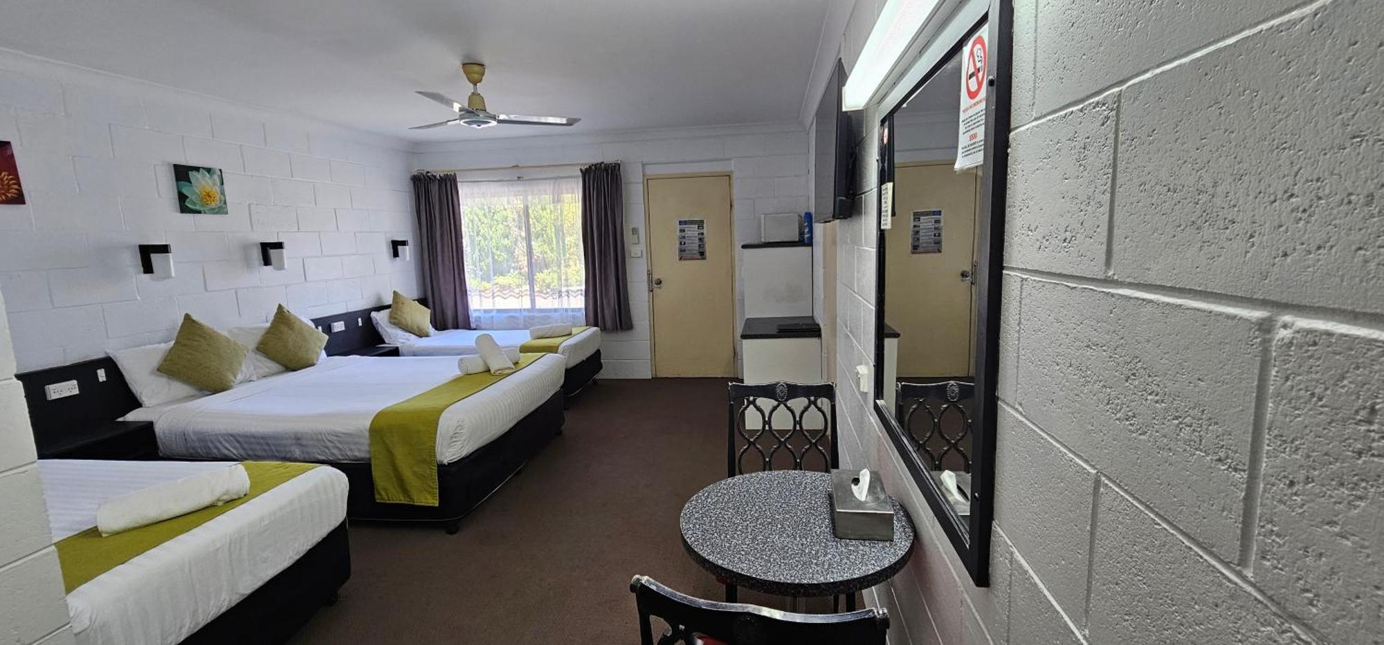 Azalea Motel Coonabarabran Εξωτερικό φωτογραφία